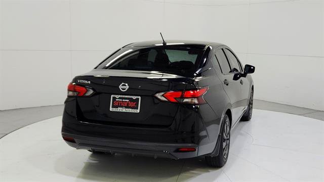 Used 2021 Nissan Versa S FWD image 7