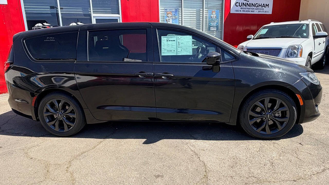 Used 2018 Chrysler Pacifica Touring Plus w/ S Appearance Package image 5