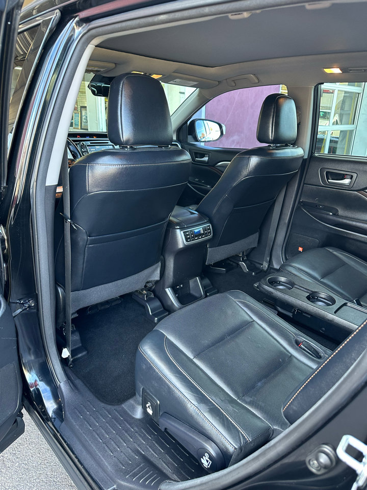 Used 2017 Toyota Highlander Limited image 14