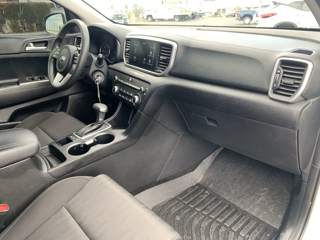 Used 2020 Kia Sportage LX image 27