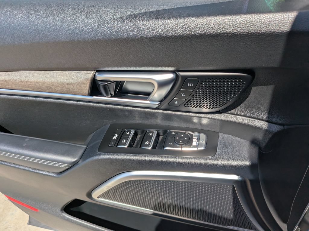 Certified 2022 Kia Telluride SX w/ Towing Package FWD image 22
