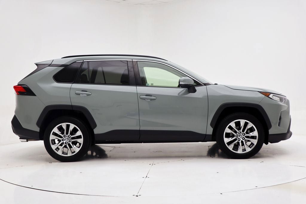 Used 2020 Toyota RAV4 XLE Premium AWD/4WD image 3