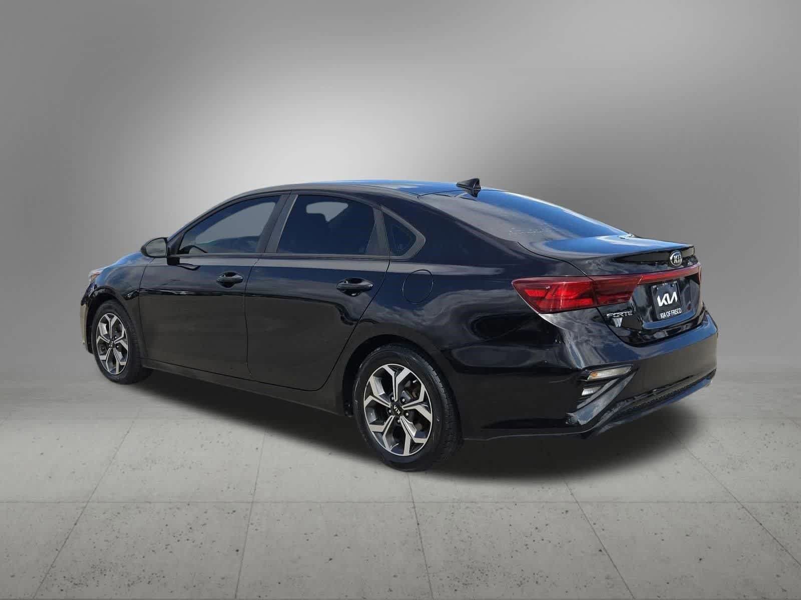 Used 2019 Kia Forte LXS FWD image 4