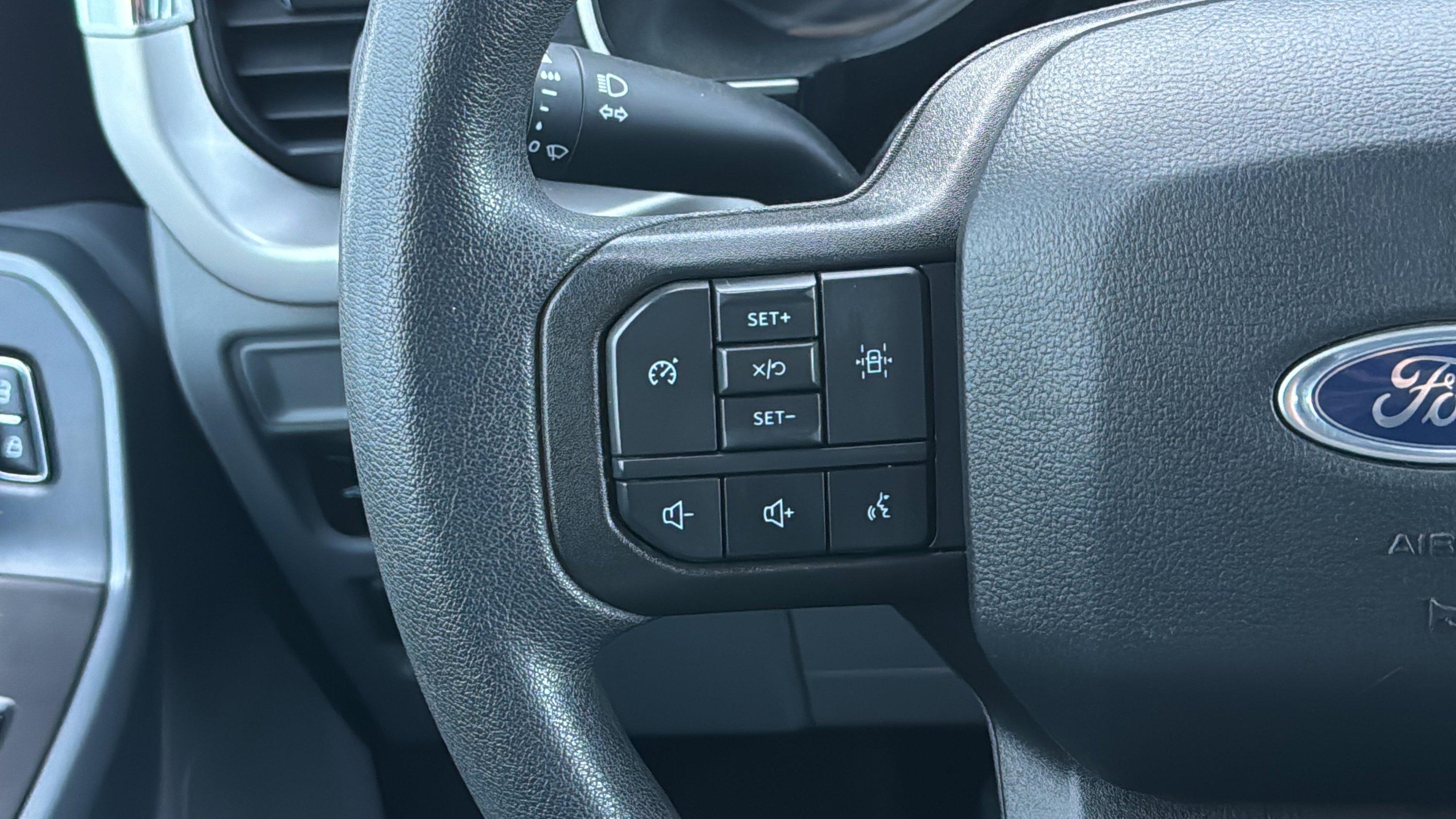 Used 2023 Ford F150 XLT w/ Trailer Tow Package image 12