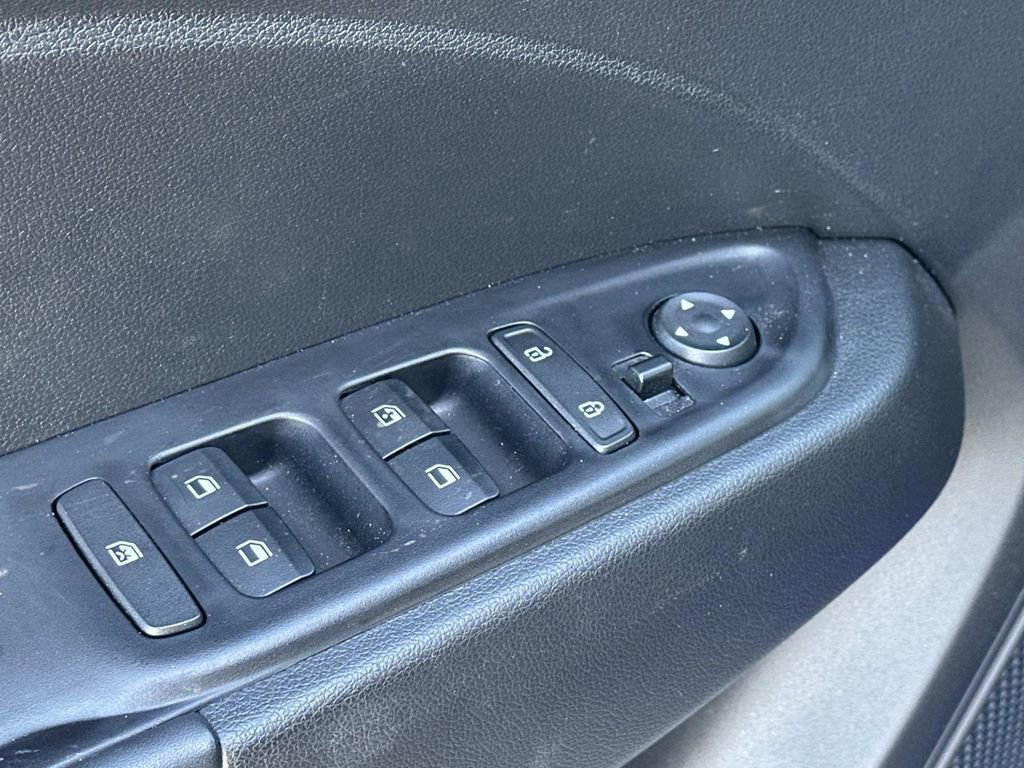 Used 2024 Hyundai Venue Limited image 23