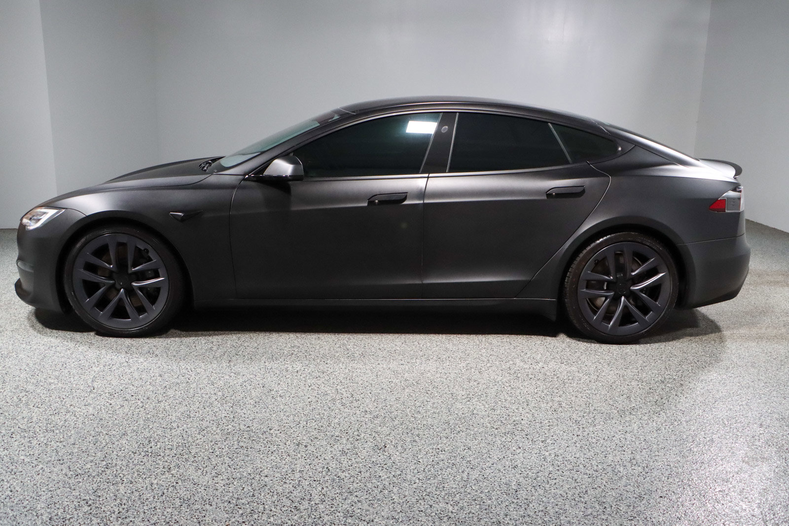 Used 2022 Tesla Model S Plaid image 10