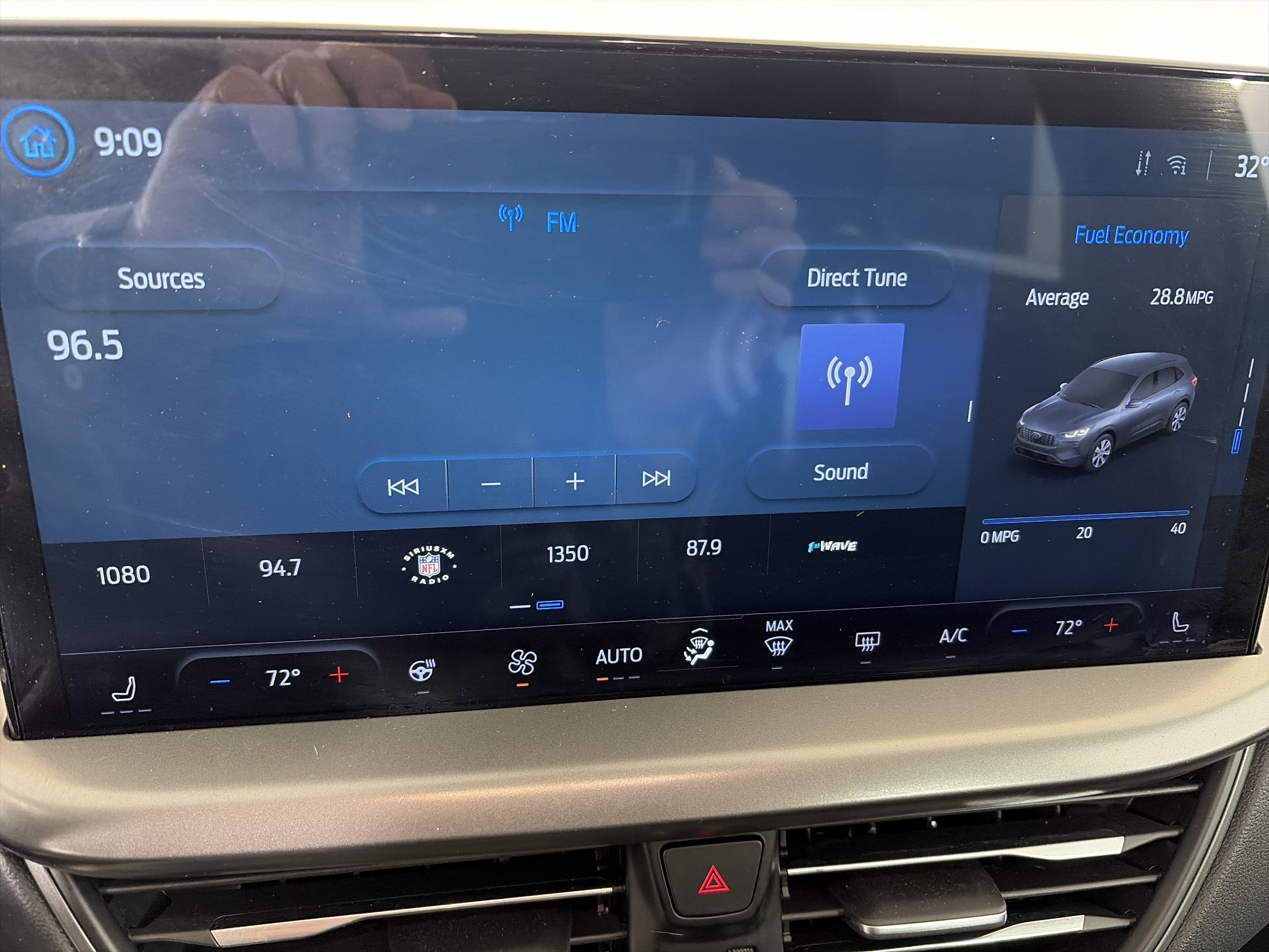 Used 2023 Ford Escape Active w/ Tech Pack #2 AWD/4WD image 19