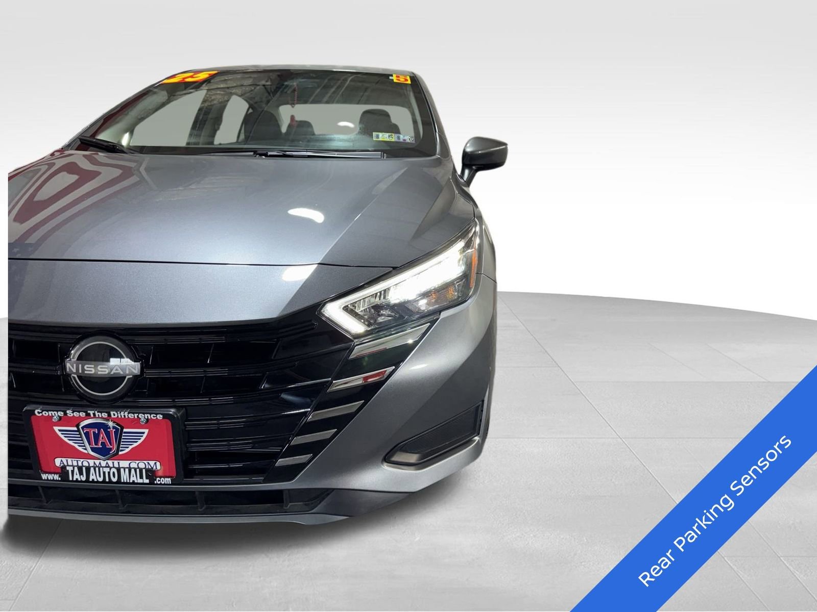 Used 2025 Nissan Versa SV image 10