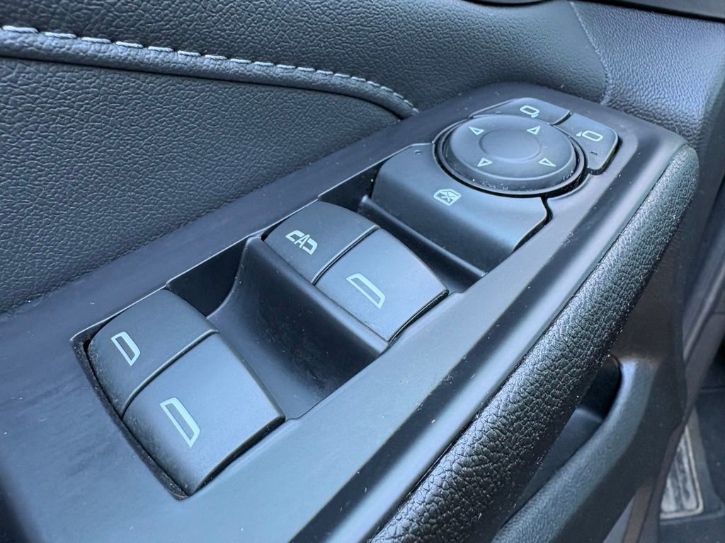 Used 2022 Chevrolet Traverse LT FWD image 17