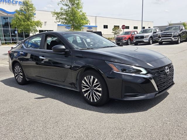 Used 2025 Nissan Altima 2.5 SV FWD image 8