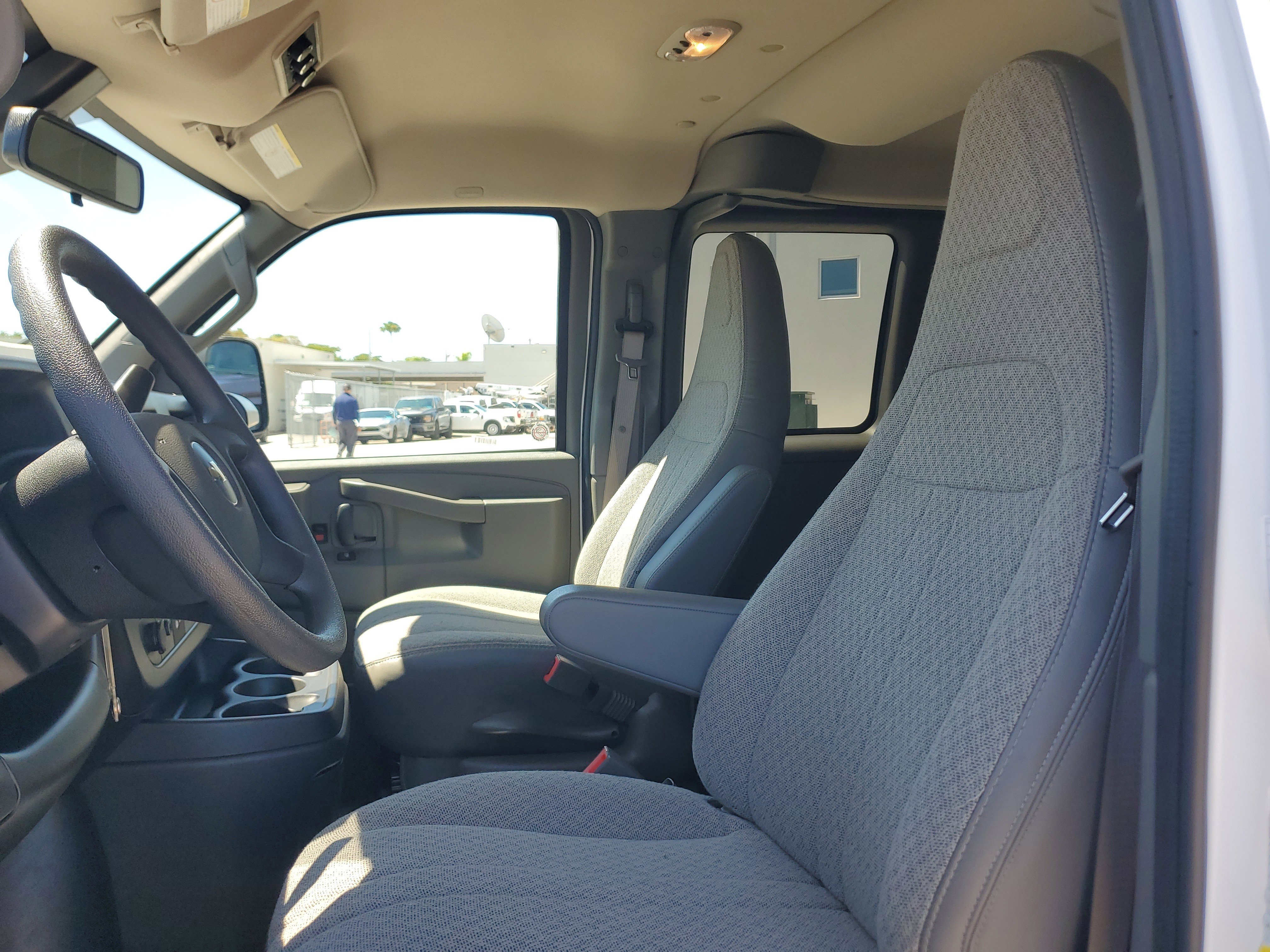 Used 2025 Chevrolet Express 3500 LT w/ LT Preferred Equipment Group RWD image 21