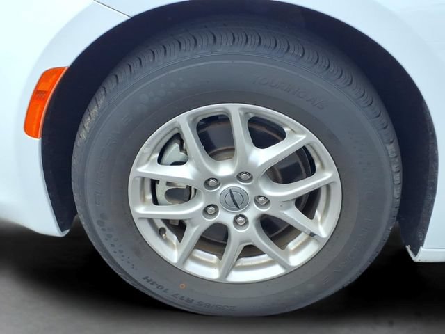 Used 2023 Chrysler Voyager LX FWD image 18