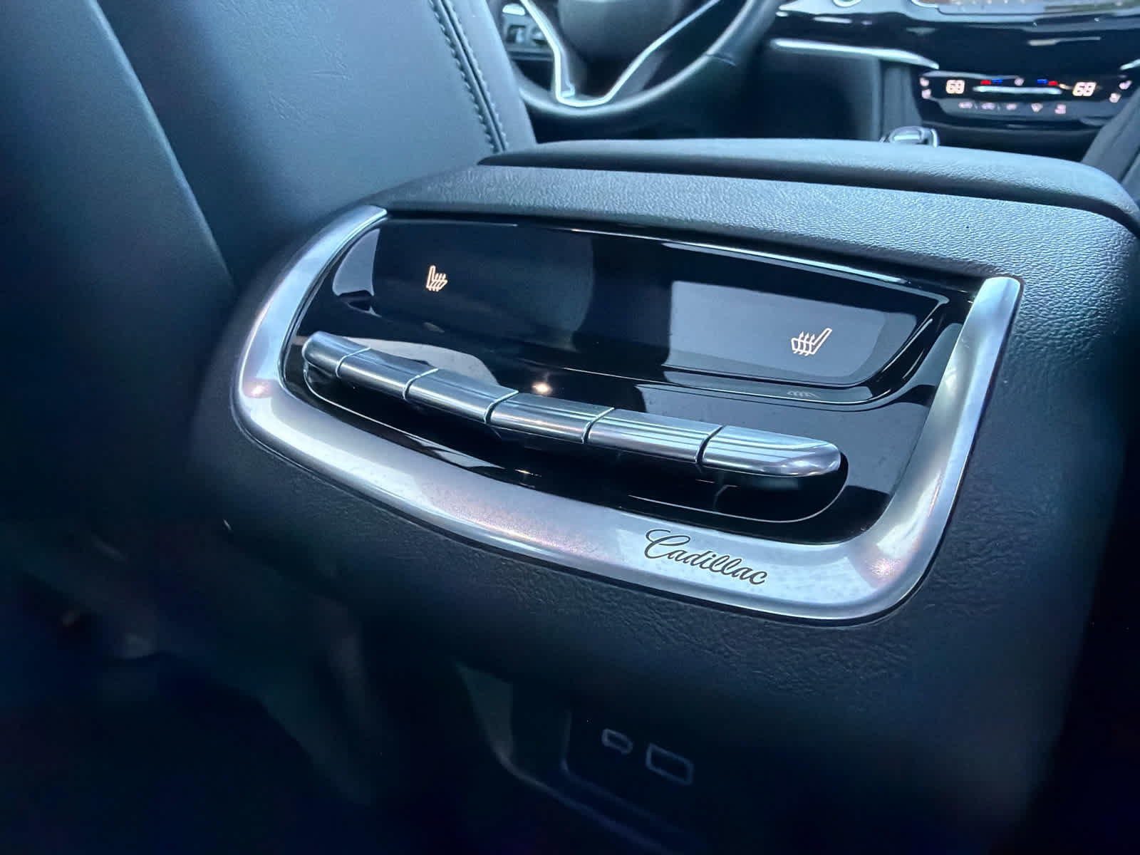 Used 2024 Cadillac XT6 Sport w/ LPO, ONYX Package AWD/4WD image 32