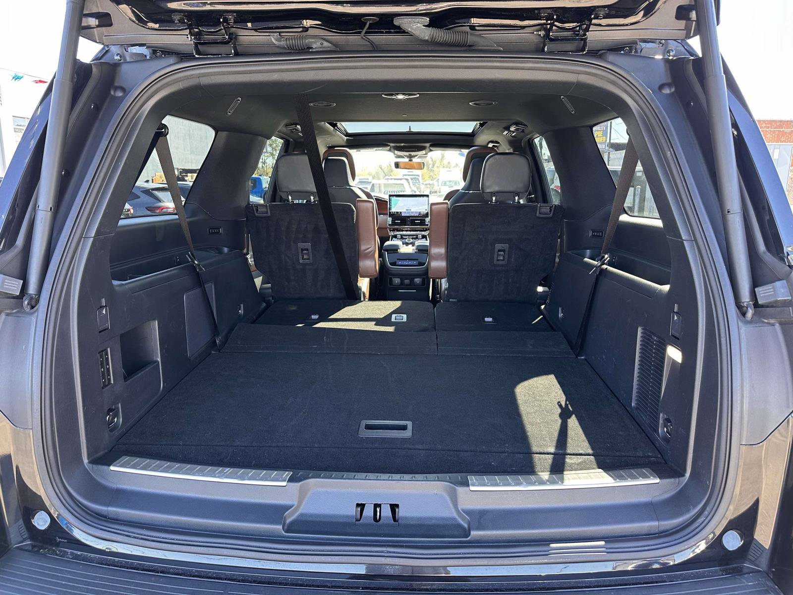 Used 2023 Lincoln Navigator L Reserve image 8