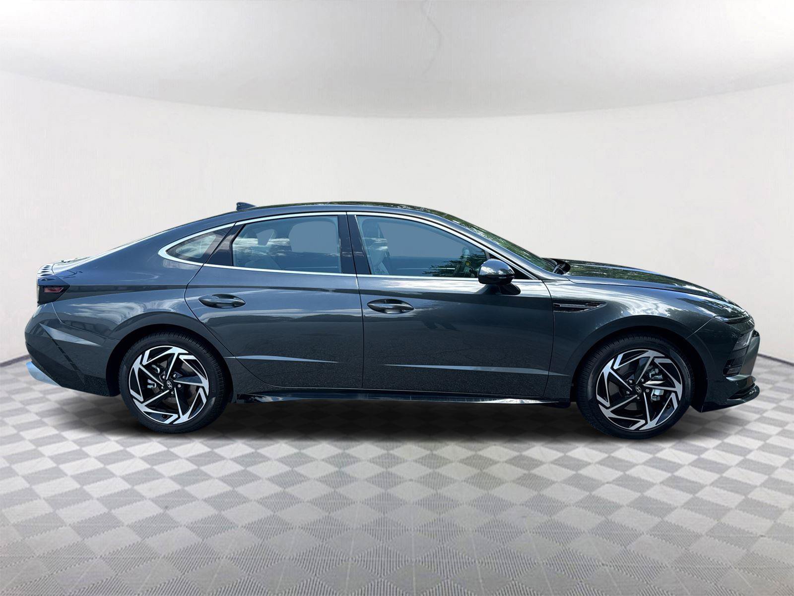 Certified 2024 Hyundai Sonata SEL w/ Convenience Package FWD image 2
