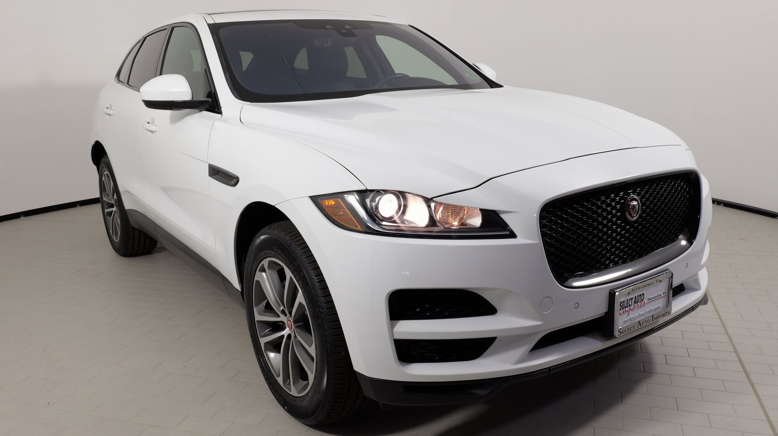 Used 2020 Jaguar F-PACE Premium image 6