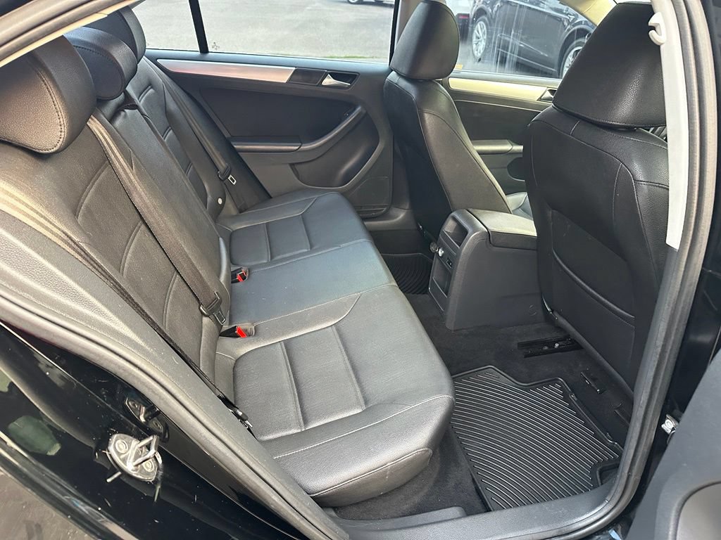 Used 2012 Volkswagen Jetta TDI FWD image 11