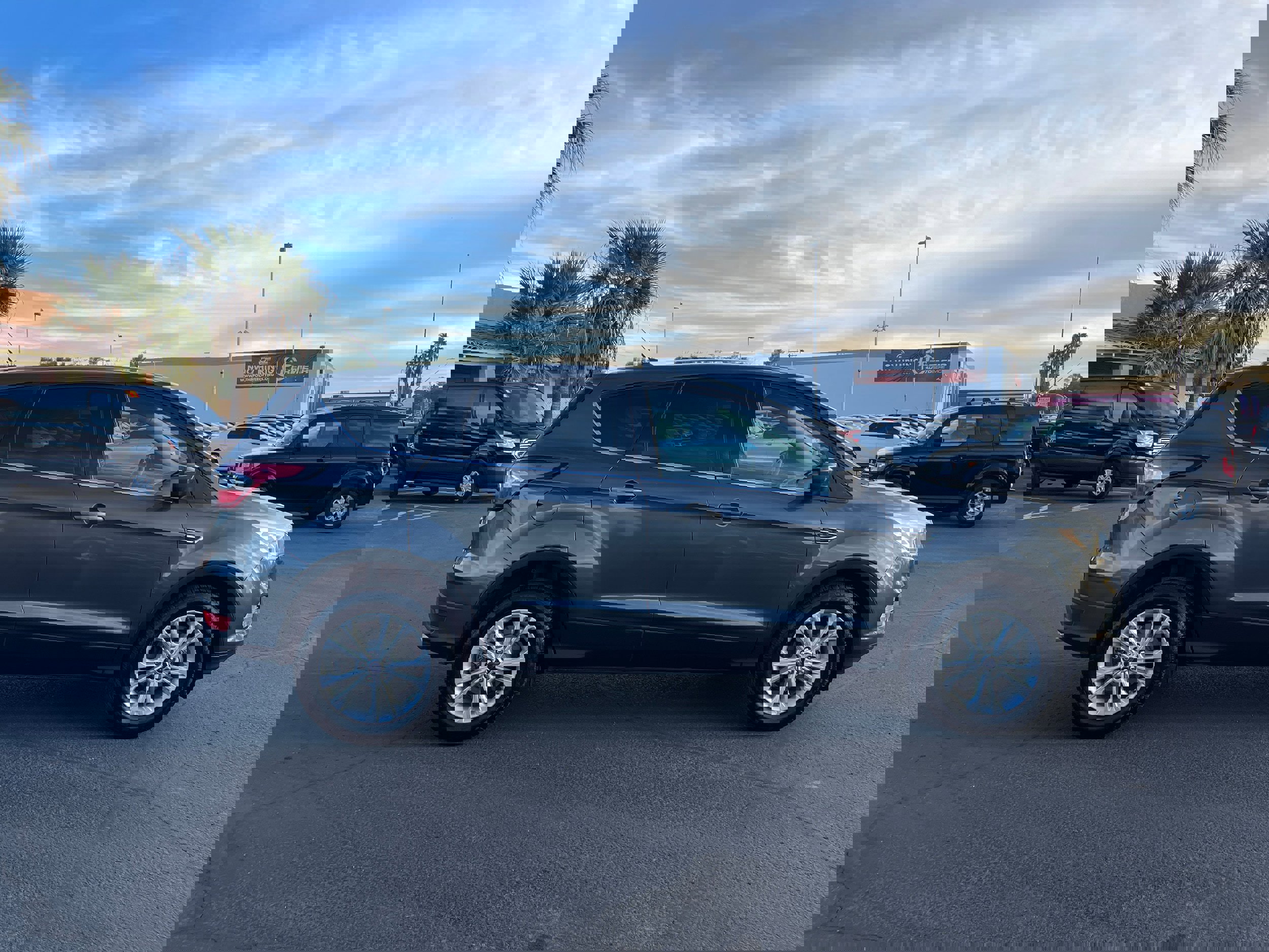 Used 2017 Ford Escape SE image 6