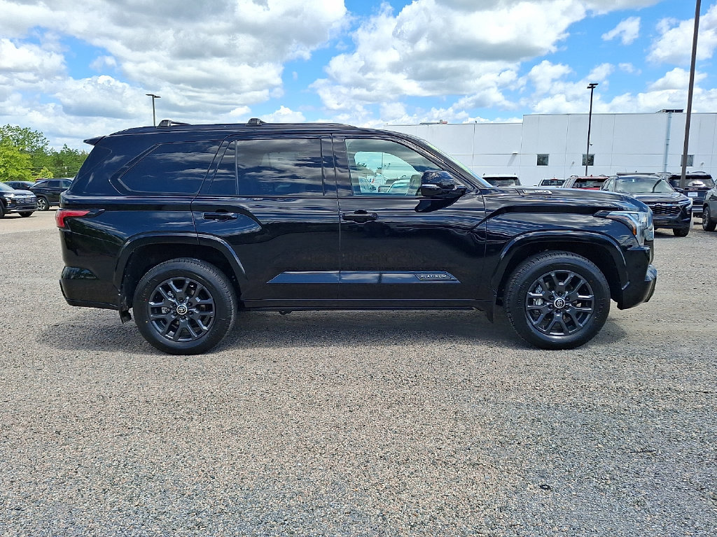 Used 2024 Toyota Sequoia Platinum AWD/4WD image 10
