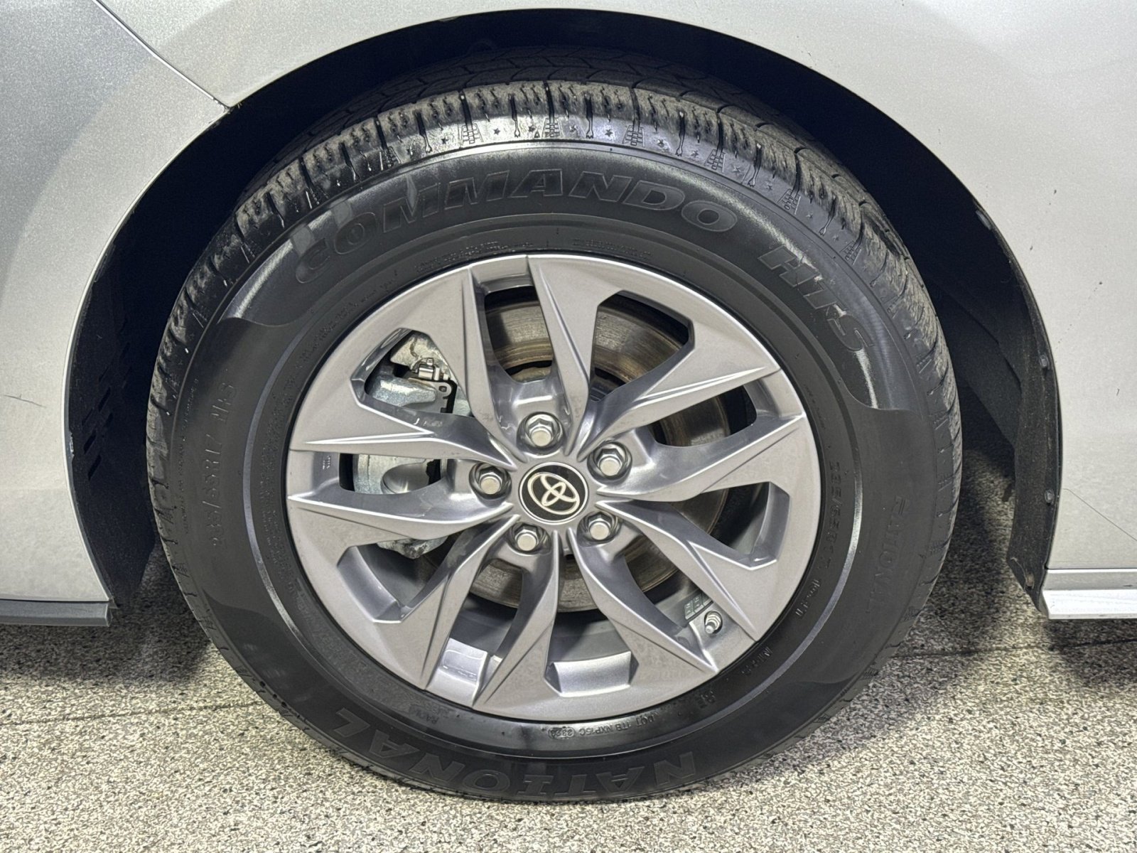 Used 2024 Toyota Sienna LE image 16