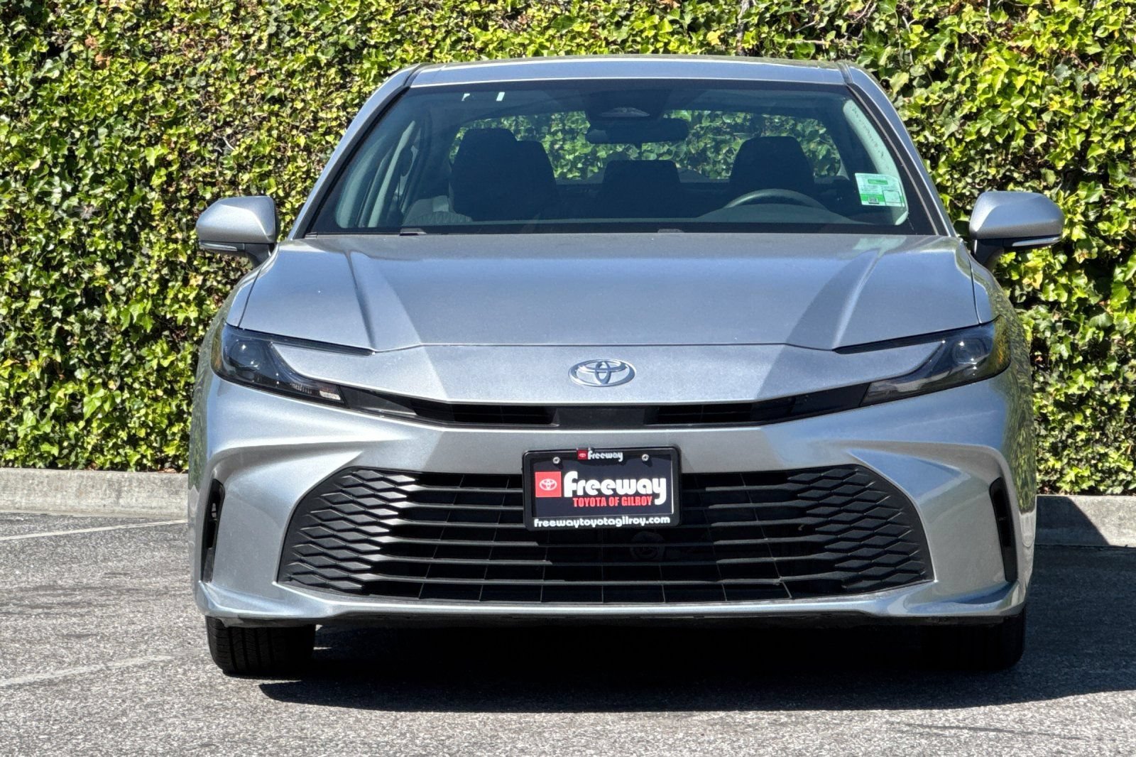 Used 2025 Toyota Camry LE FWD image 11
