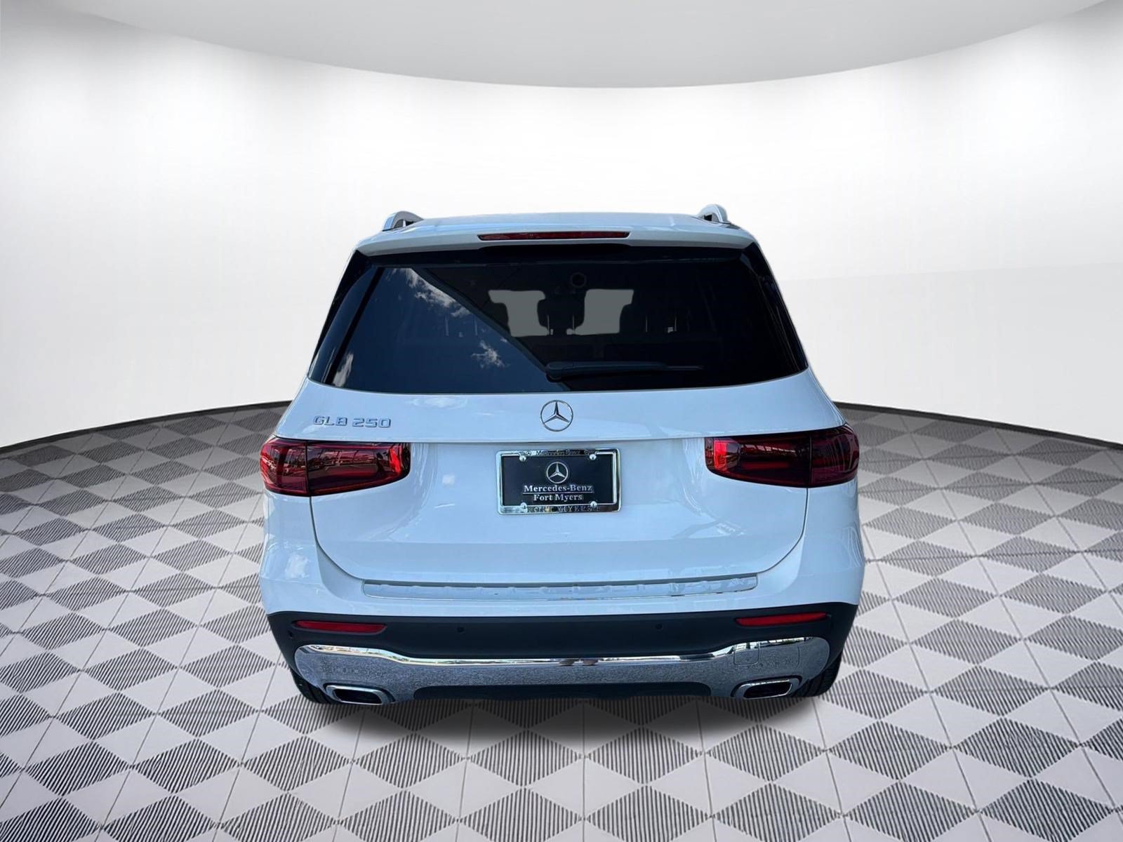 Used 2026 Mercedes-Benz GLB 250 image 10