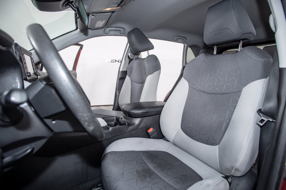 Used 2021 Toyota RAV4 XLE w/ Carpet Mat Package (TMS) FWD image 13