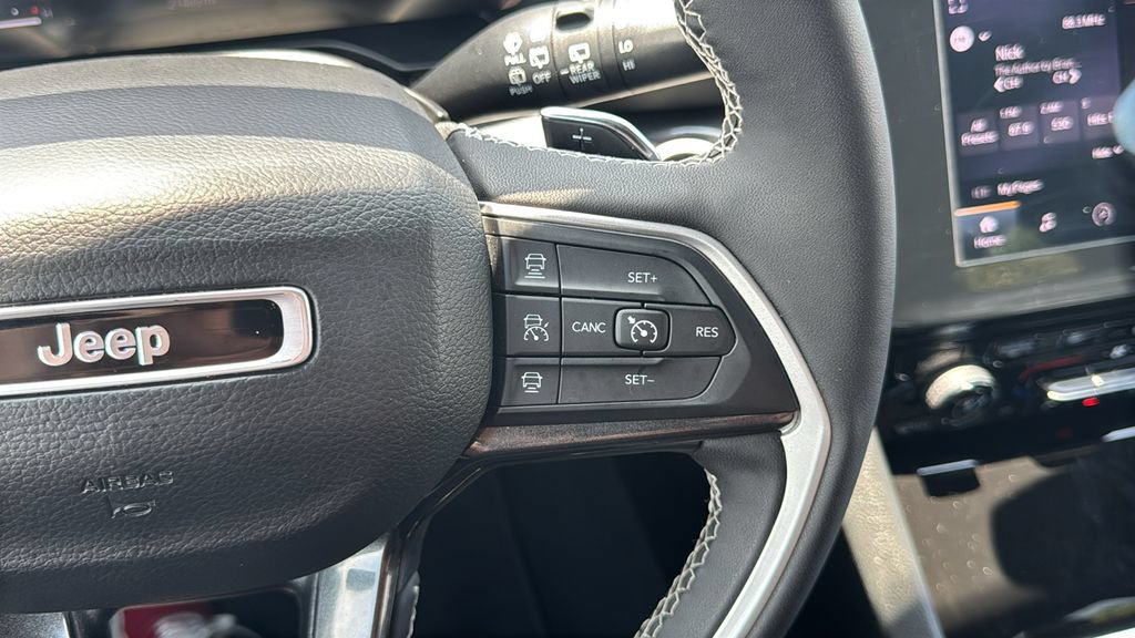 Used 2023 Jeep Grand Cherokee Altitude AWD/4WD image 22