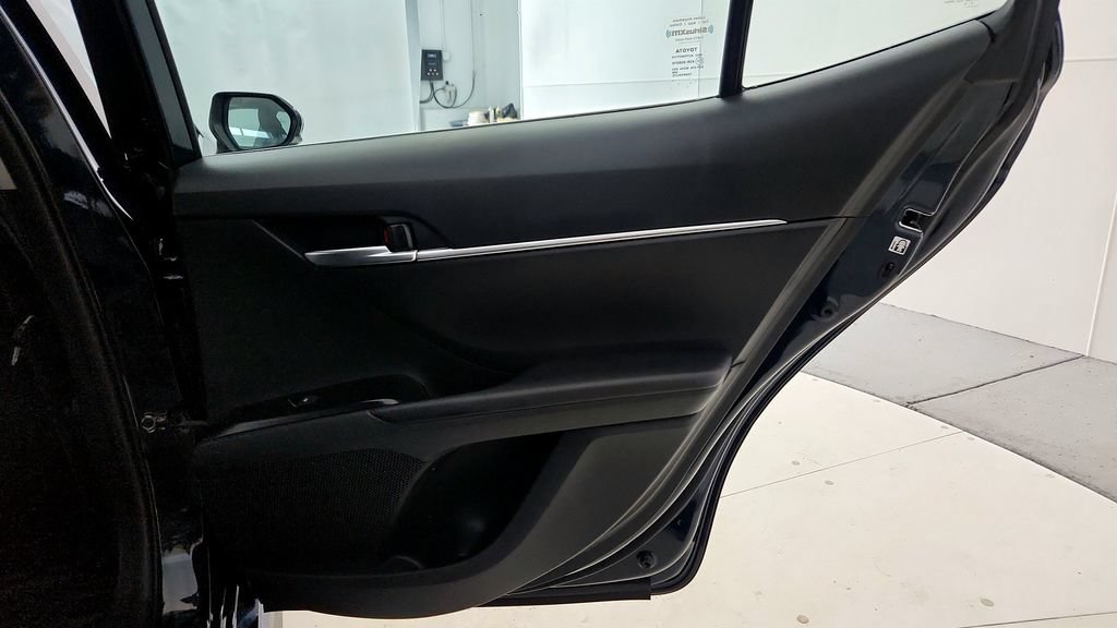 Used 2018 Toyota Camry SE w/ Audio Package FWD image 19