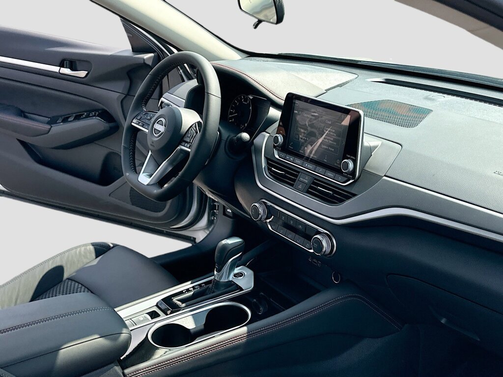 New 2025 Nissan Altima 2.5 SR image 5