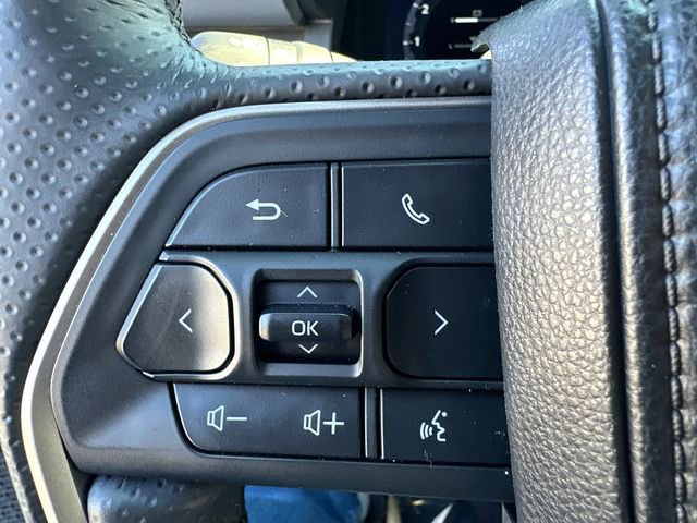 Used 2025 Toyota 4Runner Trailhunter image 39