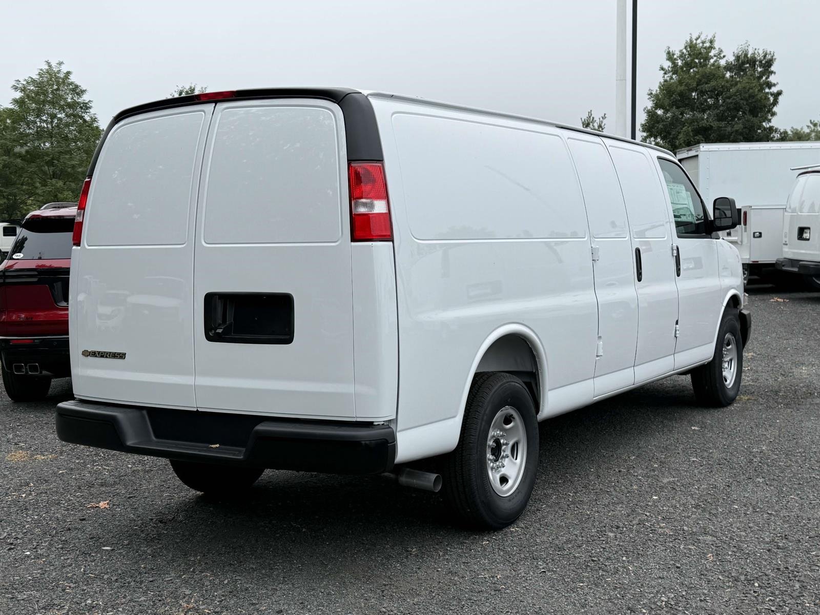 New 2025 Chevrolet Express 3500 Extended RWD image 22