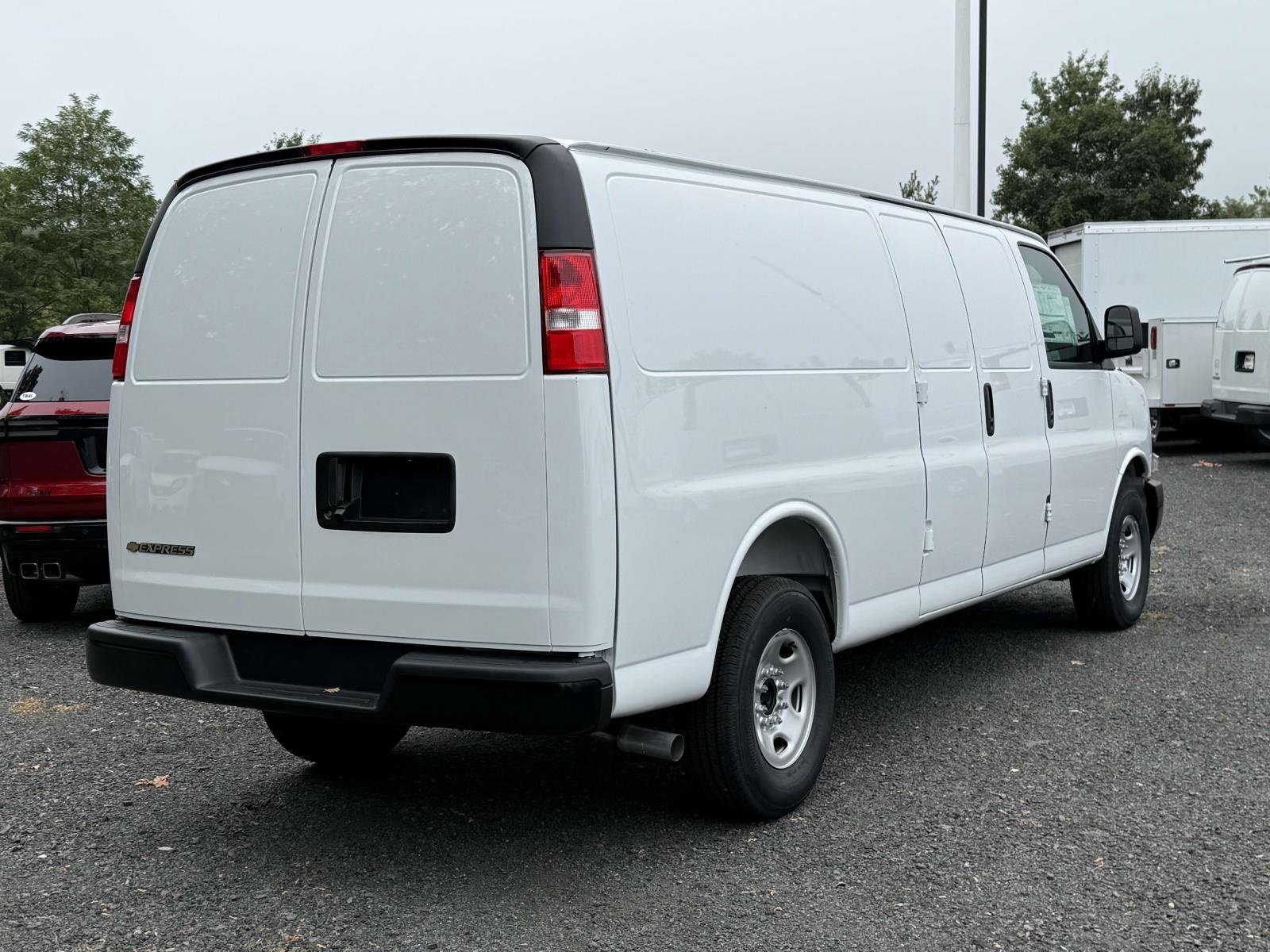 New 2025 Chevrolet Express 3500 Extended RWD image 22