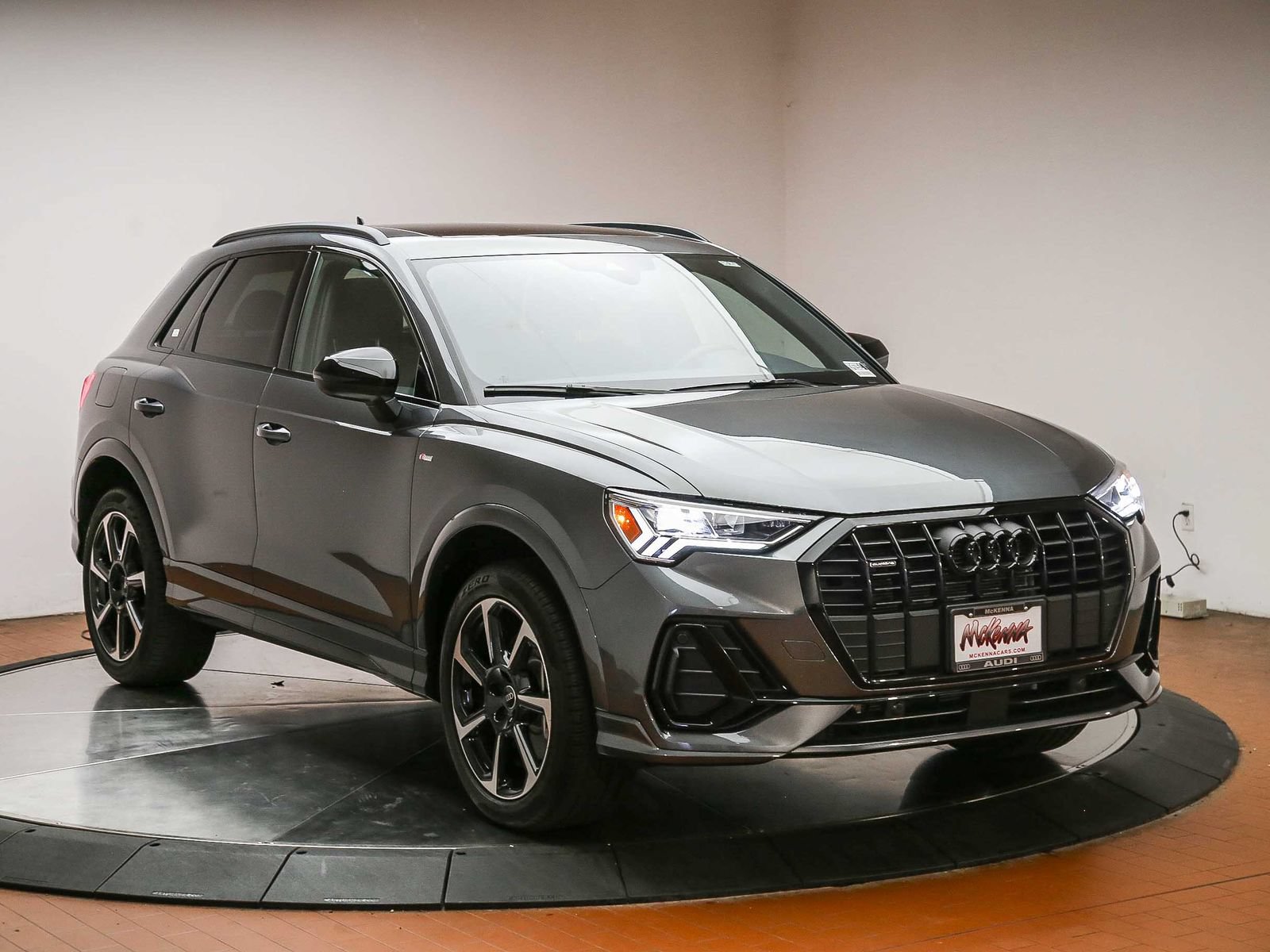 Used 2025 Audi Q3 2.0T Premium Plus w/ Premium Plus Package AWD/4WD image 3