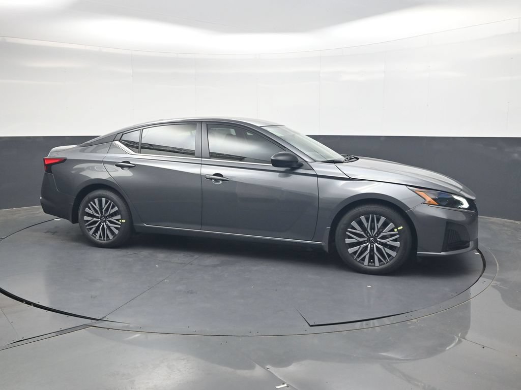 New 2026 Nissan Altima 2.5 SV FWD image 4