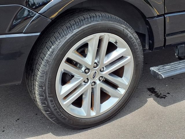Used 2017 Ford Expedition EL Limited w/ Equipment Group 301A AWD/4WD image 31