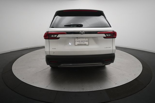 Used 2024 Toyota Grand Highlander Limited image 27