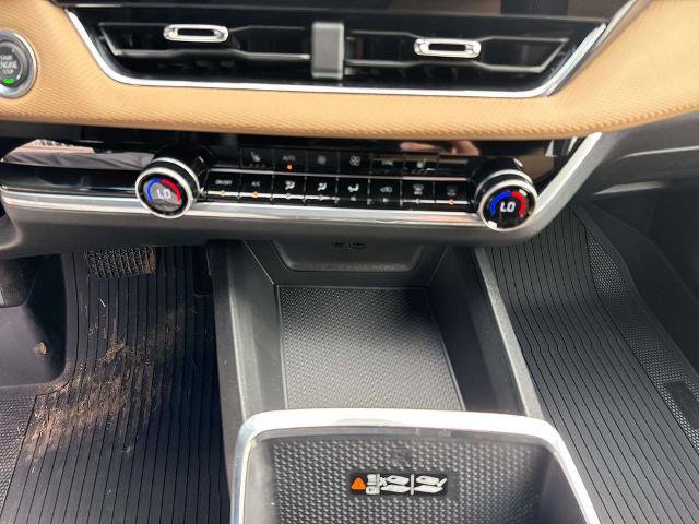 New 2026 Chevrolet Equinox ACTIV w/ Safety and Technology Package image 17