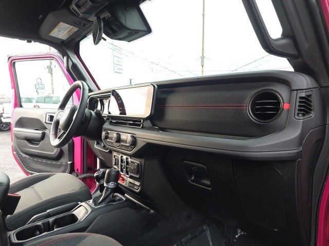 Used 2024 Jeep Wrangler Unlimited Rubicon image 41