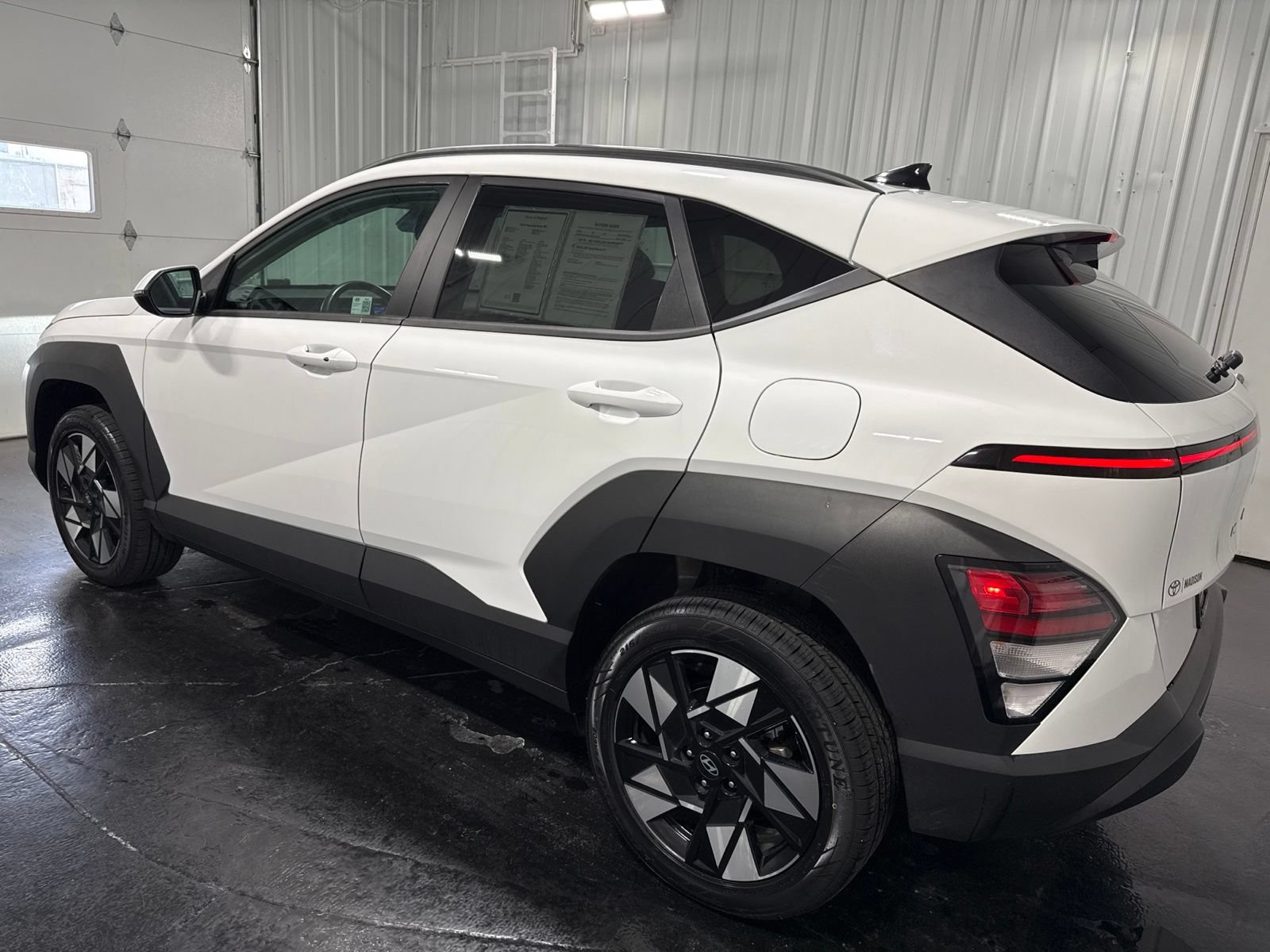 Used 2025 Hyundai Kona SEL AWD/4WD image 2