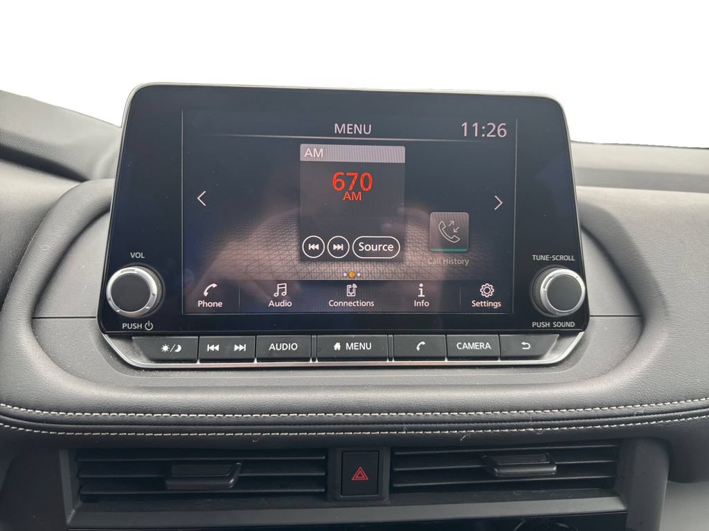 Used 2025 Nissan Rogue S FWD image 12