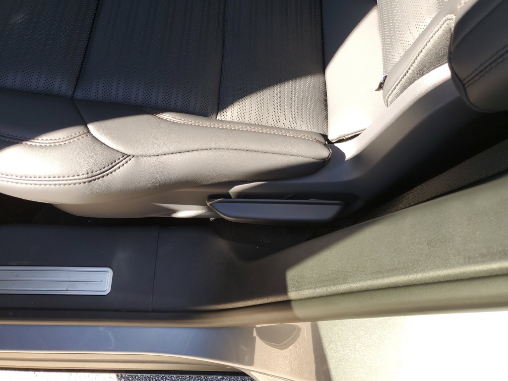 New 2026 Lincoln Nautilus Reserve w/ Jet Appearance Package AWD/4WD image 12