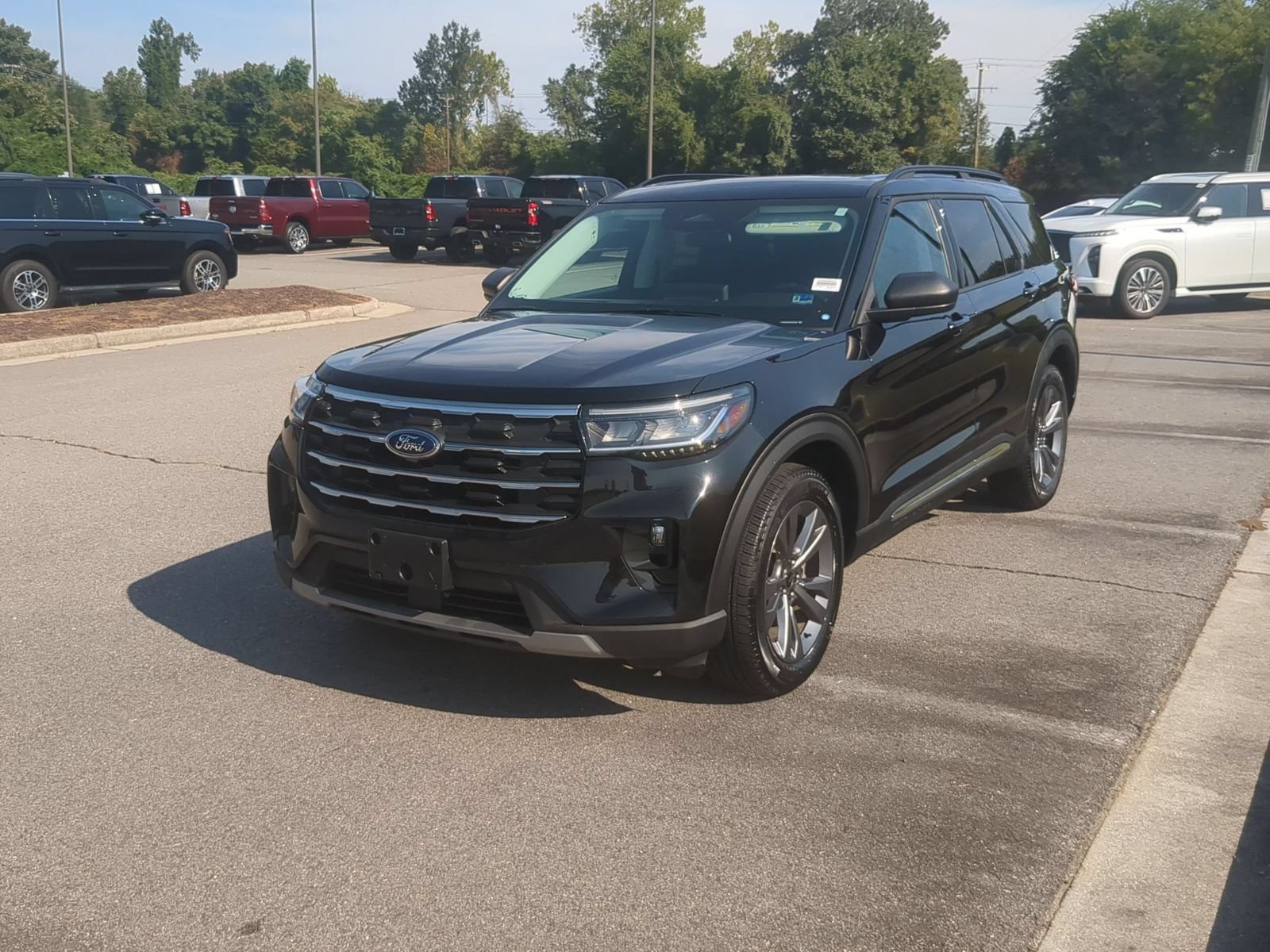 Used 2025 Ford Explorer Active w/ Active Comfort Package AWD/4WD image 7