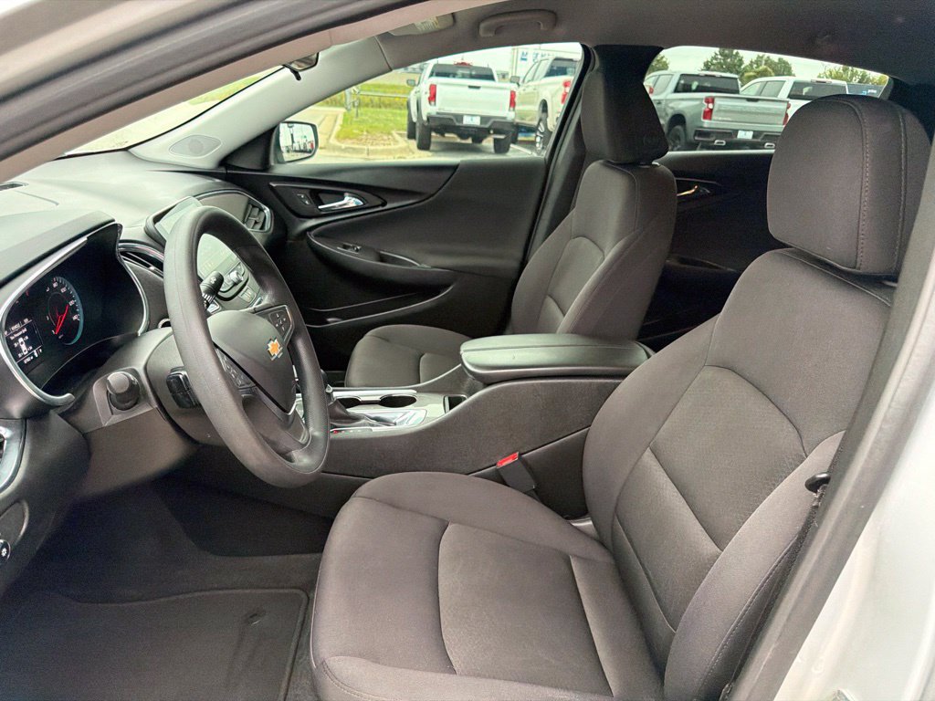 Used 2021 Chevrolet Malibu LT FWD image 17
