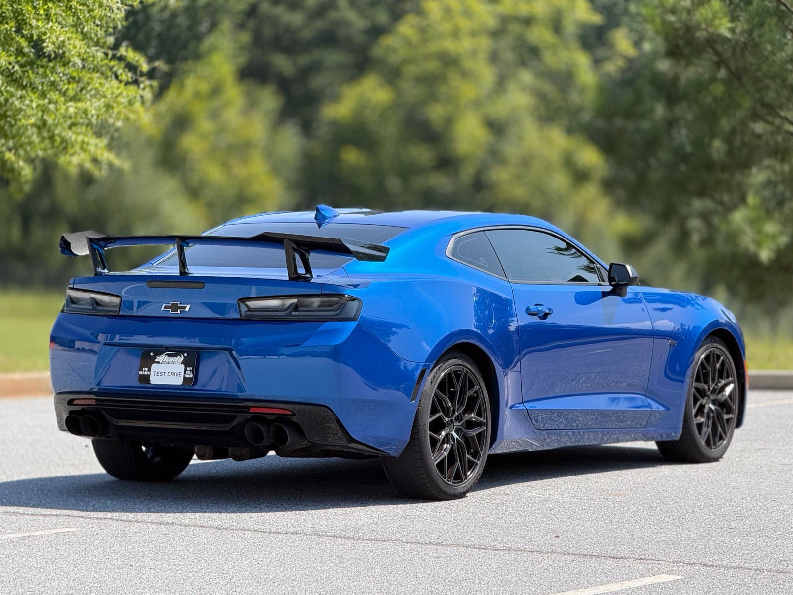 Used 2018 Chevrolet Camaro SS RWD image 11
