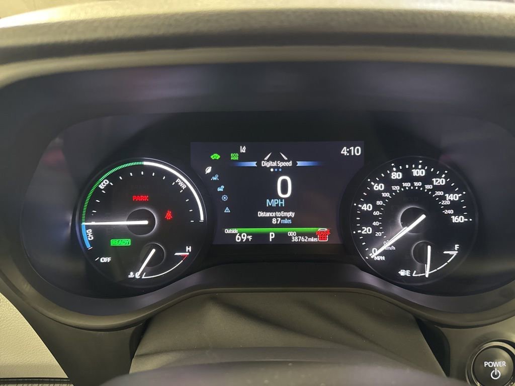 Used 2025 Toyota Sienna LE image 28