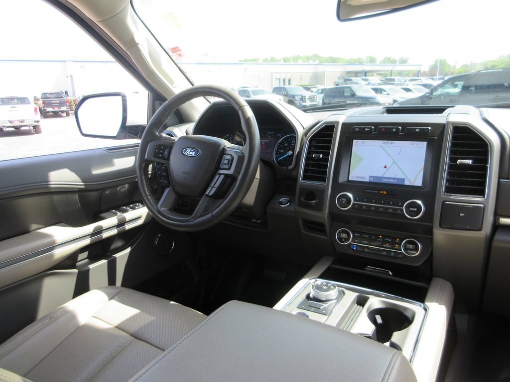 Used 2020 Ford Expedition Max XLT w/ Equipment Group 202A AWD/4WD image 26