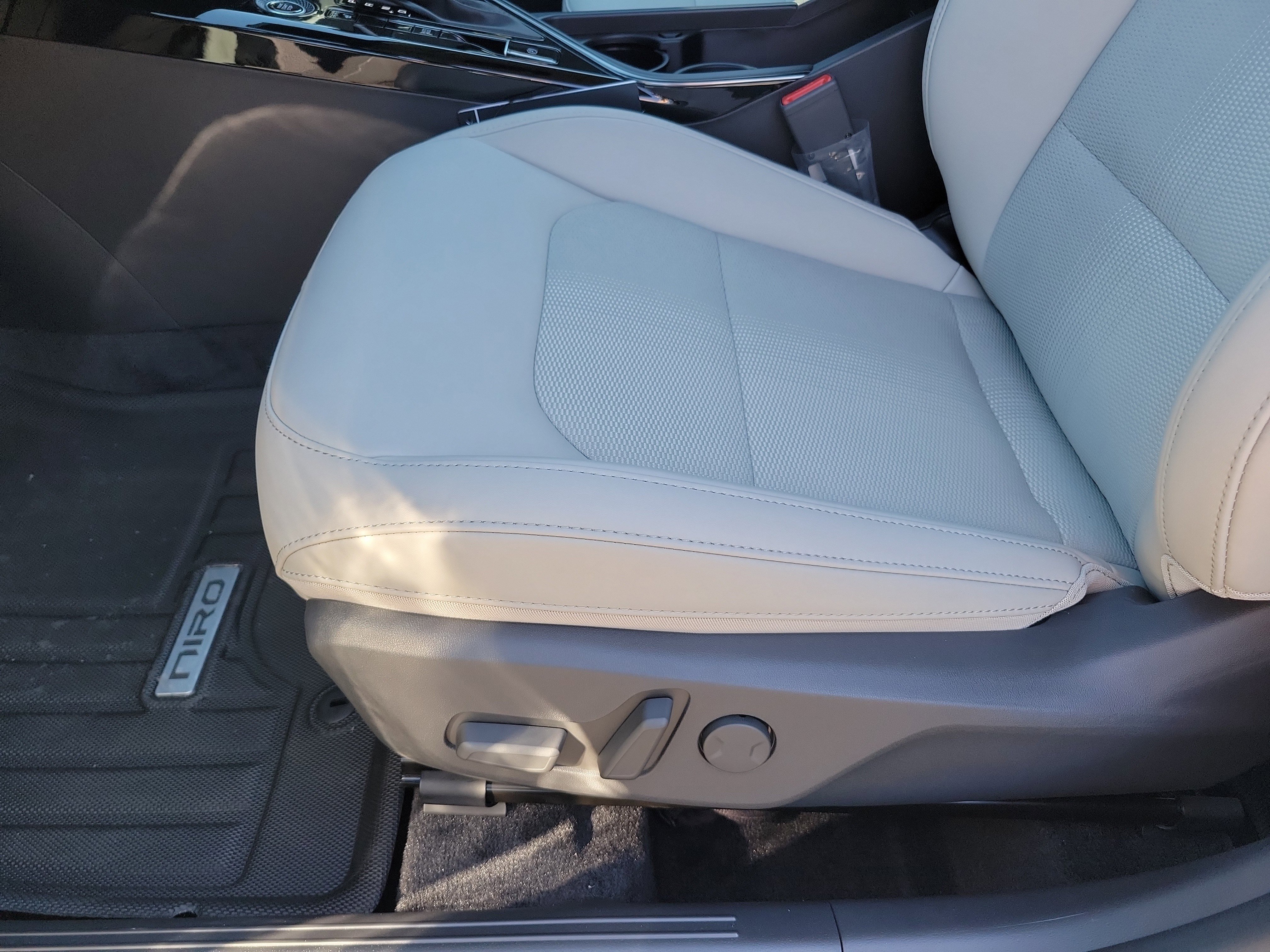 New 2026 Kia Niro EX w/ EX Premium Package FWD image 5