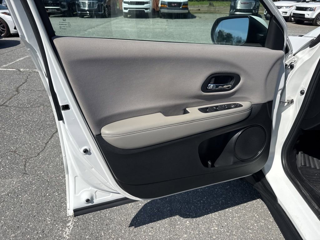 Used 2016 Honda HR-V LX image 21