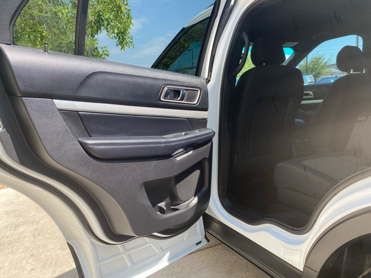 Used 2017 Ford Explorer XLT FWD image 13
